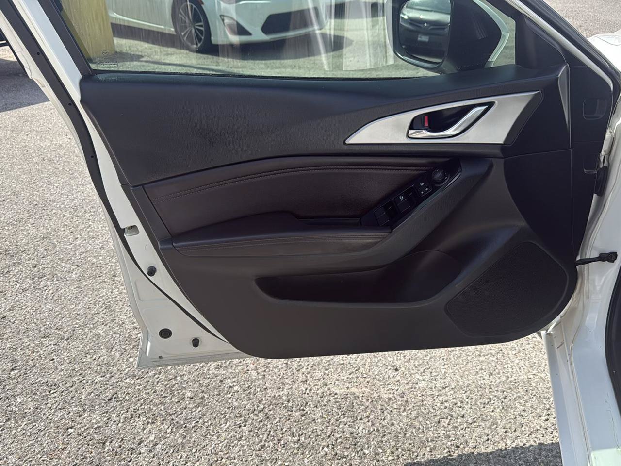 Used 2018 MAZDA MAZDA3 Touring FWD image 12