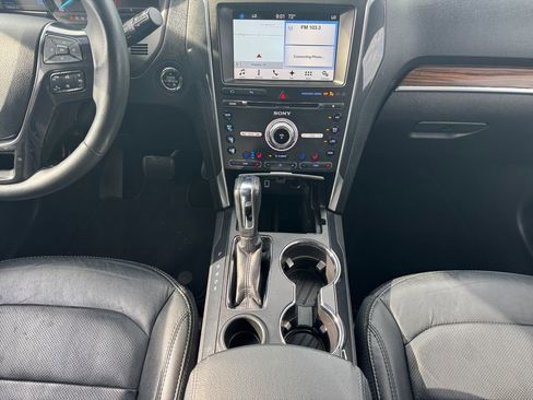 Used 2017 Ford Explorer Limited FWD image 11