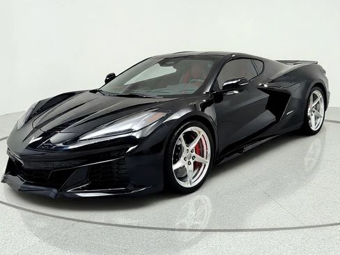 Used 2025 Chevrolet Corvette E-Ray w/ Chrome Exterior Badge Package AWD/4WD image 1