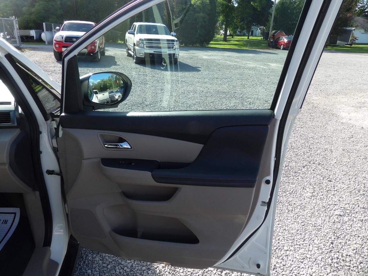 Used 2016 Honda Odyssey SE image 9