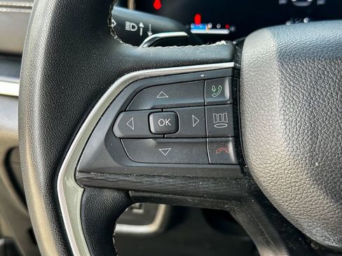 Used 2023 Jeep Grand Cherokee L Laredo image 14