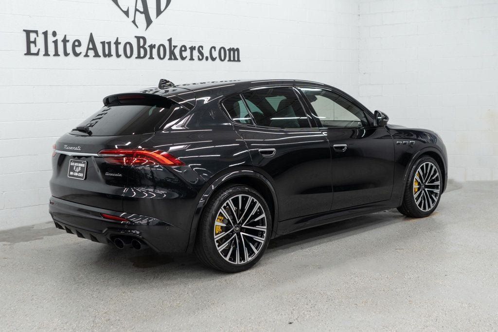 Used 2023 Maserati Grecale Modena AWD/4WD image 41