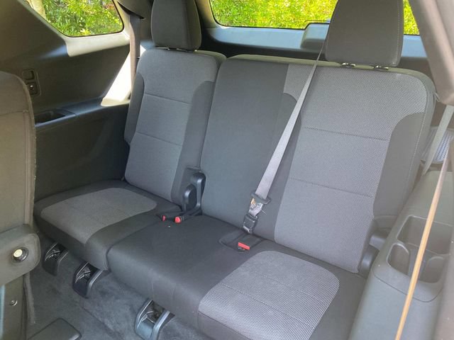 Used 2023 Chevrolet Traverse LT FWD image 9