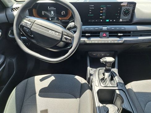 Used 2025 Kia K4 FWD image 18