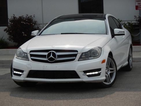 Used 2013 Mercedes-Benz C 250 Coupe image 3