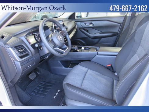 Used 2024 Nissan Rogue SV image 23