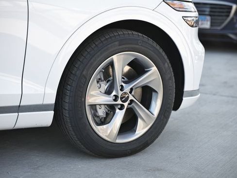 New 2026 Genesis GV70 2.5T Advanced image 4