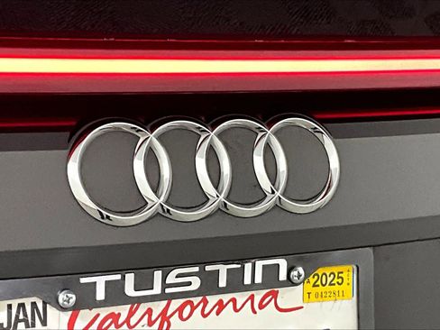 Used 2019 Audi Q8 Premium Plus w/ Premium Plus image 30