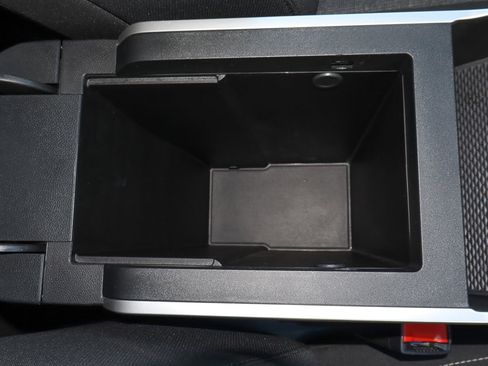 Used 2025 GMC Terrain Elevation image 22