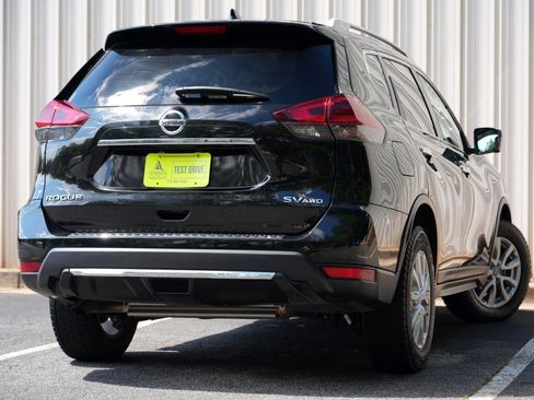 Used 2018 Nissan Rogue SV w/ Sun & Sound Touring Package AWD/4WD image 4