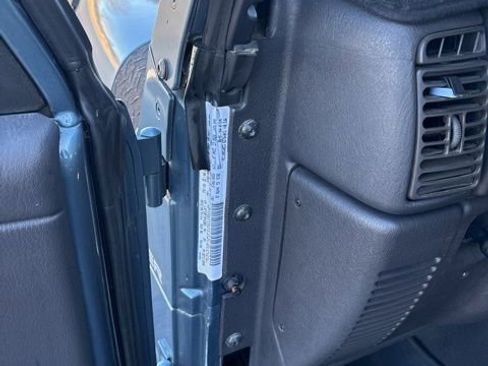 Used 1999 Jeep Wrangler SE image 44