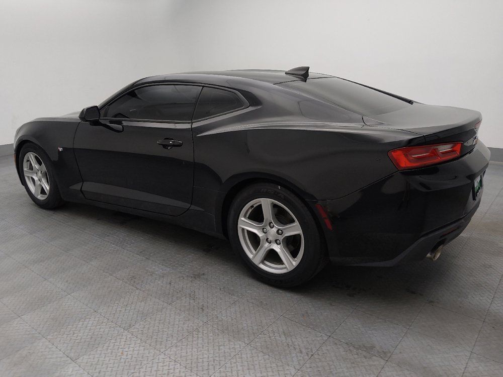 Used 2018 Chevrolet Camaro LT RWD image 3