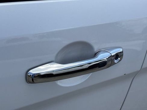 Used 2018 Ford Explorer Limited AWD/4WD image 17