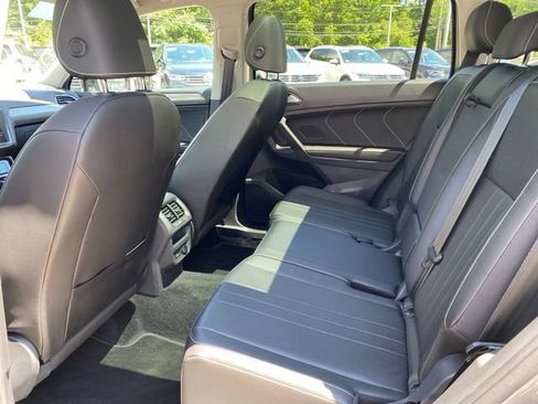 Certified 2023 Volkswagen Tiguan SE w/ Panoramic Sunroof Package AWD/4WD image 23