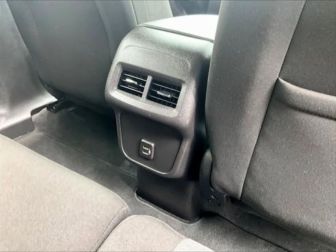 Used 2024 Chevrolet Equinox LT image 26