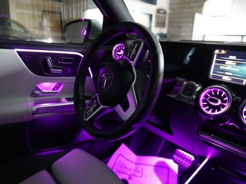Used 2020 Mercedes-Benz GLB 250 4MATIC image 12