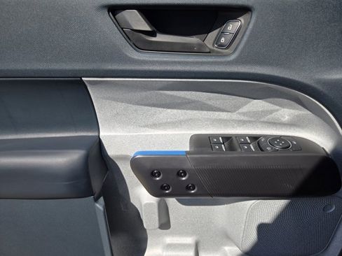New 2025 Ford Maverick XLT w/ XLT Luxury Package FWD image 15