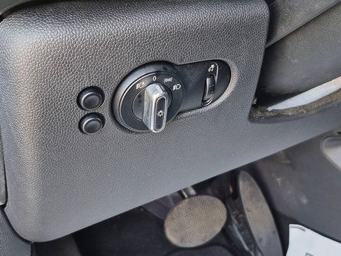 Used 2015 MINI Cooper 4-Door Hardtop FWD image 25