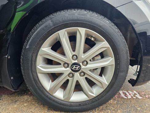 Used 2015 Hyundai Elantra SE w/ Option Group 02 image 40