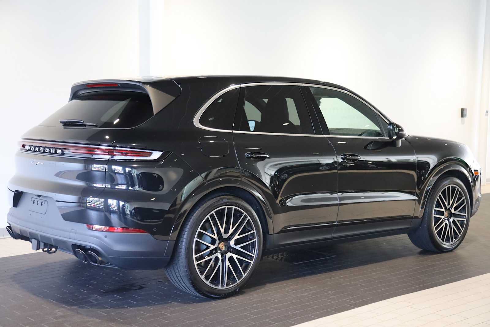 Used 2026 Porsche Cayenne AWD/4WD image 7