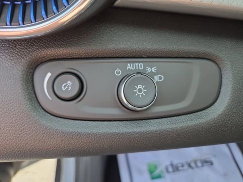 New 2026 Chevrolet Trax LT w/ LT Convenience Package FWD image 16