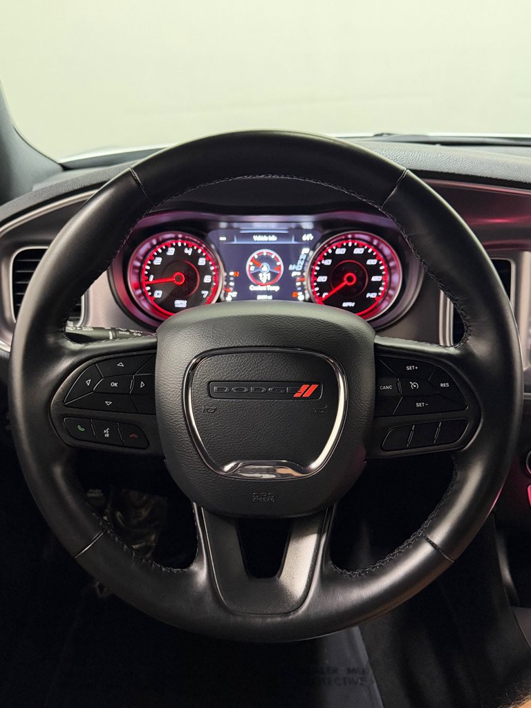 Used 2020 Dodge Charger SXT RWD image 15