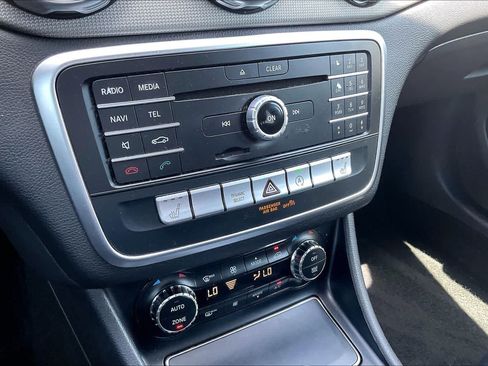 Used 2018 Mercedes-Benz GLA 250 w/ Premium Package image 35