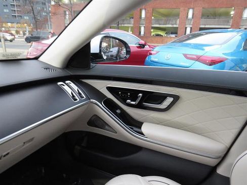 Used 2024 Mercedes-Benz S 580 4MATIC Sedan w/ AMG Line image 16