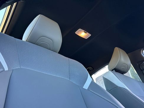 Used 2025 Toyota Camry SE w/ Convenience Package FWD image 13