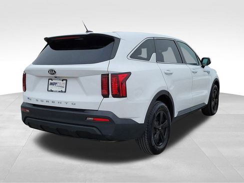 Used 2021 Kia Sorento LX image 4