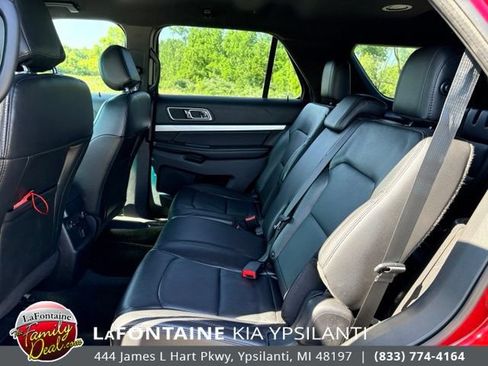 Used 2016 Ford Explorer XLT w/ Equipment Group 202A FWD image 10