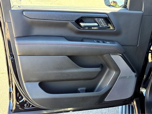 New 2025 GMC Yukon AT4 Ultimate image 23