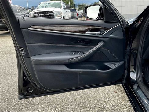 Used 2019 BMW 530i w/ Convenience Package image 21
