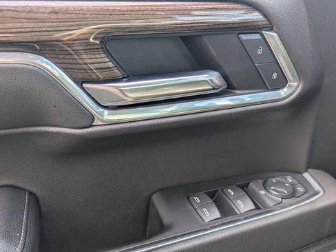 Used 2022 Chevrolet Silverado 1500 LT Trail Boss w/ Convenience Package II AWD/4WD image 5