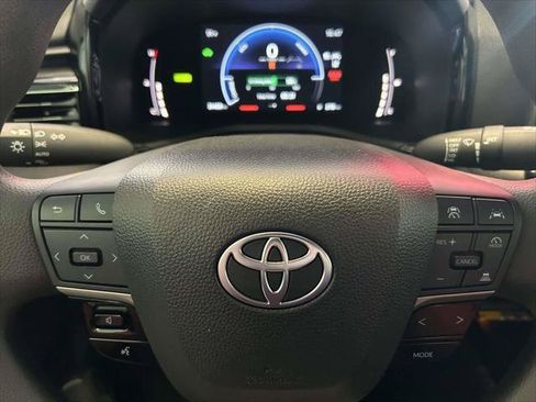 Used 2025 Toyota Camry LE FWD image 28
