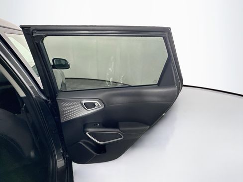 Used 2025 Kia Soul LX w/ LX Technology Package FWD image 28