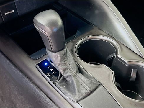 Used 2021 Toyota Camry SE image 24