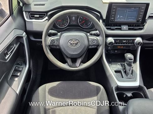 Used 2019 Toyota RAV4 XLE FWD image 7