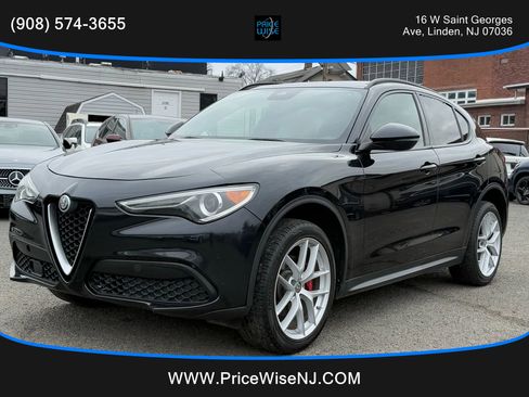 Used 2018 Alfa Romeo Stelvio Ti Sport image 3