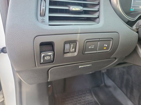 Used 2016 Chevrolet Impala LT w/ Convenience Package image 22