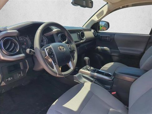 Used 2019 Toyota Tacoma SR5 RWD image 5