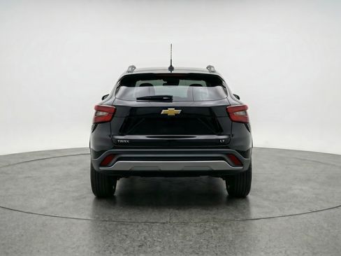 Used 2025 Chevrolet Trax LT w/ LT Convenience Package FWD image 7