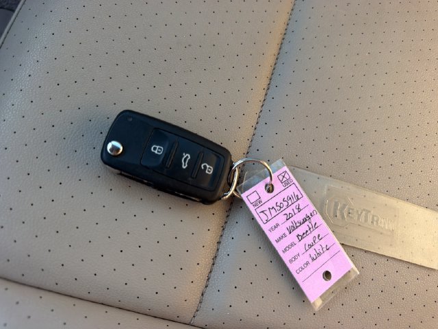 Used 2018 Volkswagen Beetle 2.0T S w/ Style & Comfort Package FWD image 29