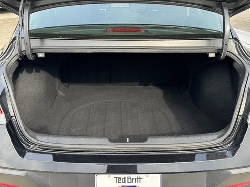 Used 2025 Hyundai Elantra SEL image 17