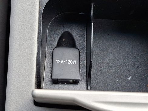 Used 2011 Toyota Camry LE image 25