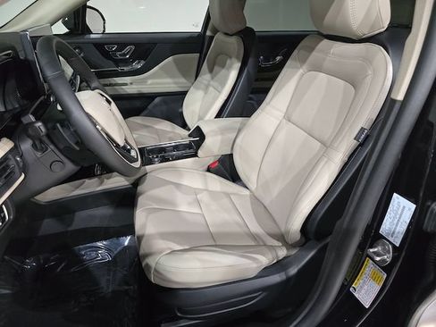 New 2025 Lincoln Corsair Reserve w/ Equipment Group 202A AWD/4WD image 18