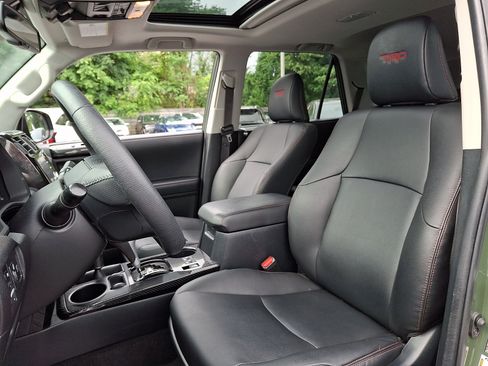 Used 2022 Toyota 4Runner TRD Off-Road Premium AWD/4WD image 12