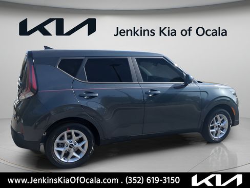 Used 2025 Kia Soul S FWD image 3