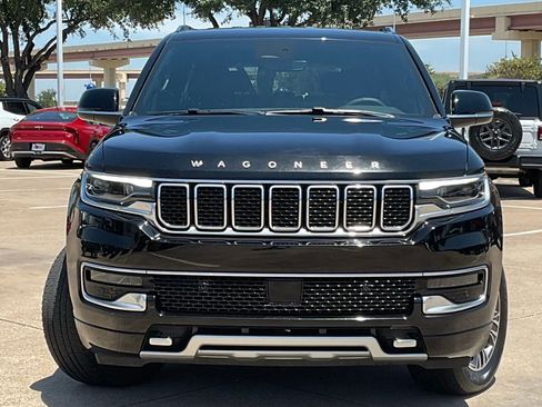 Used 2023 Jeep Wagoneer Series II w/ HD Trailer Tow Package AWD/4WD image 2