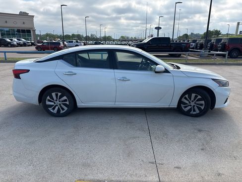 Used 2022 Nissan Altima 2.5 S image 17